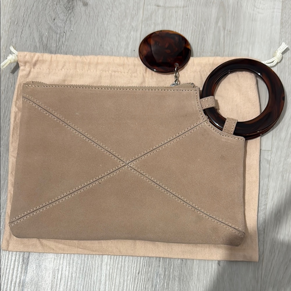 Elegant Tan Clutch with Tortoise Shell Accent